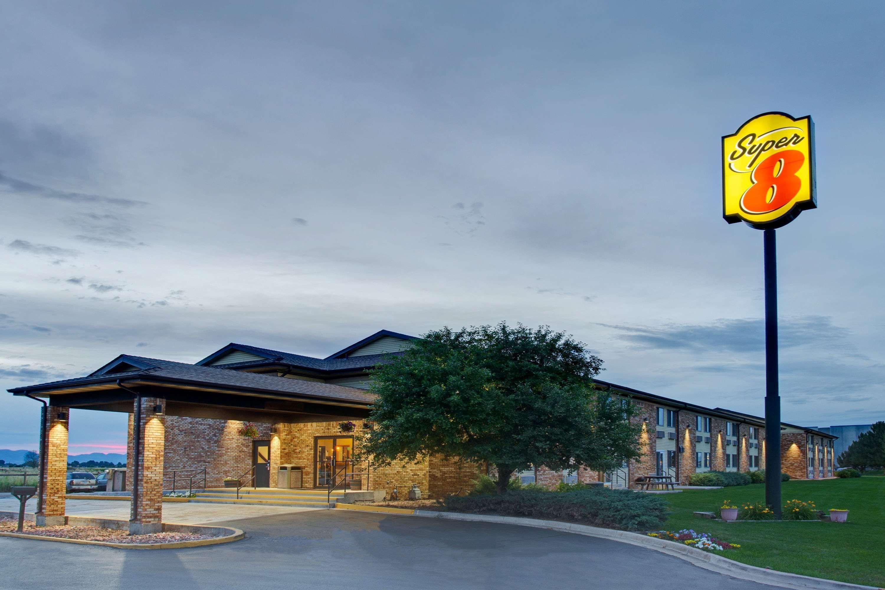 Super 8 By Wyndham Fort Collins Exteriér fotografie